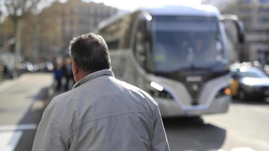 Conductores de autocar denuncian jornadas de hasta 14 horas seguidas