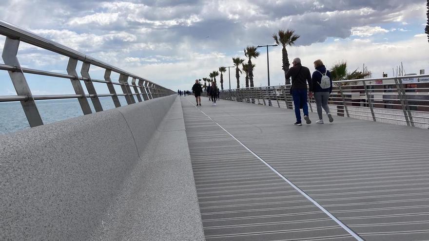 Así luce la remodelación del paseo del Dique de Levante tras 16 meses de obras y seis años de anuncios