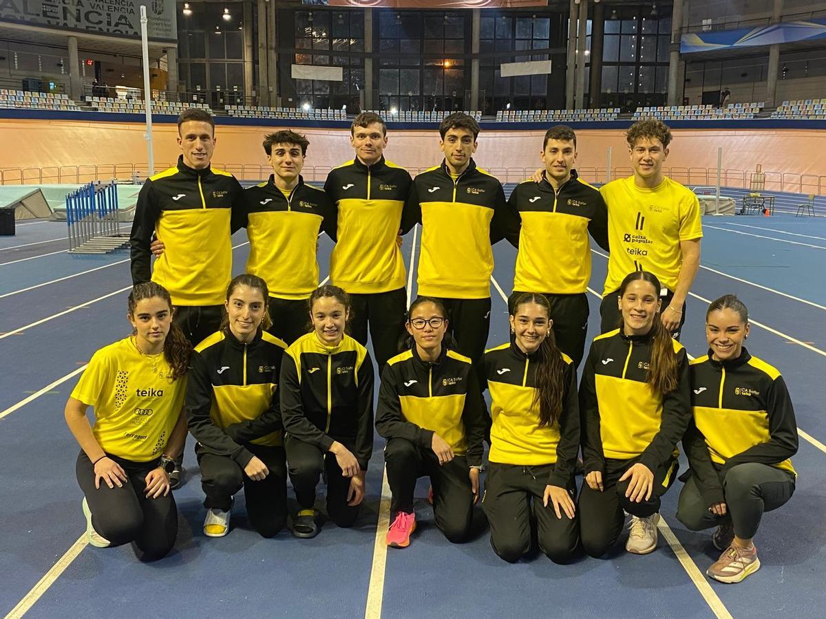 Tanto las mujeres como los hombres del club "groguet" subieron al podio