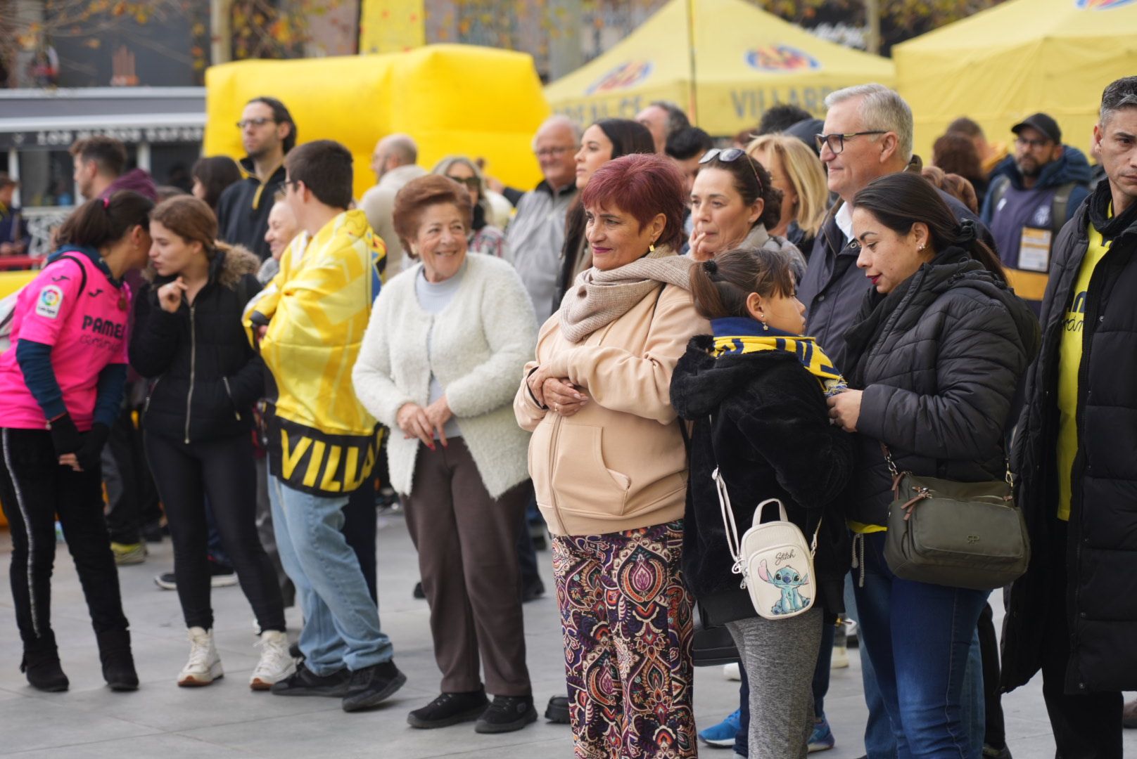 Galería | Así ha sido el gran recibimiento de la afición del Villarreal en la previa ante el Mallorca