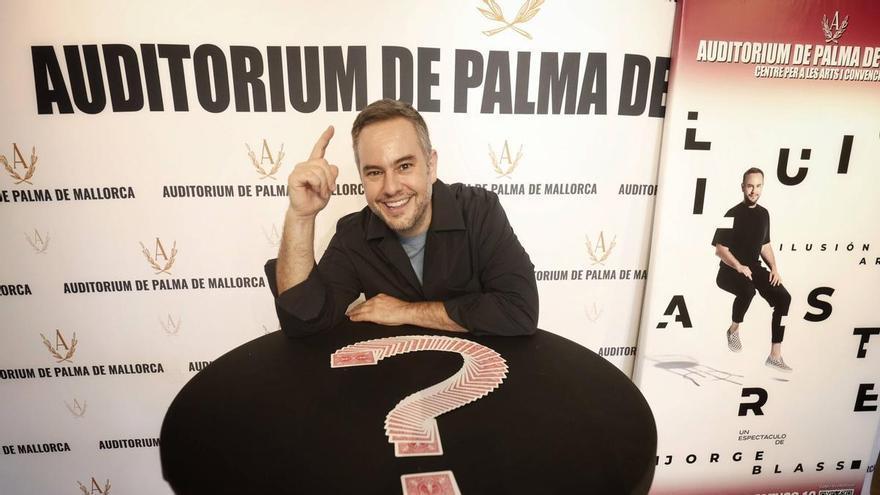 El mago Jorge Blass presenta 'Ilusionarte' en Palma: "Ahora los espectáculos de magia son más ágiles, a un ritmo casi de TikTok"