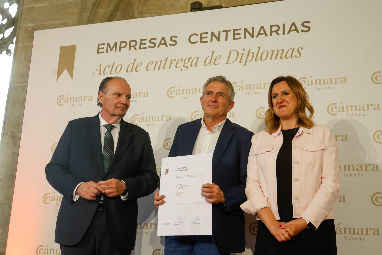 Cámara Valencia homenaje a 26 empresas por su trayectoria centenaria