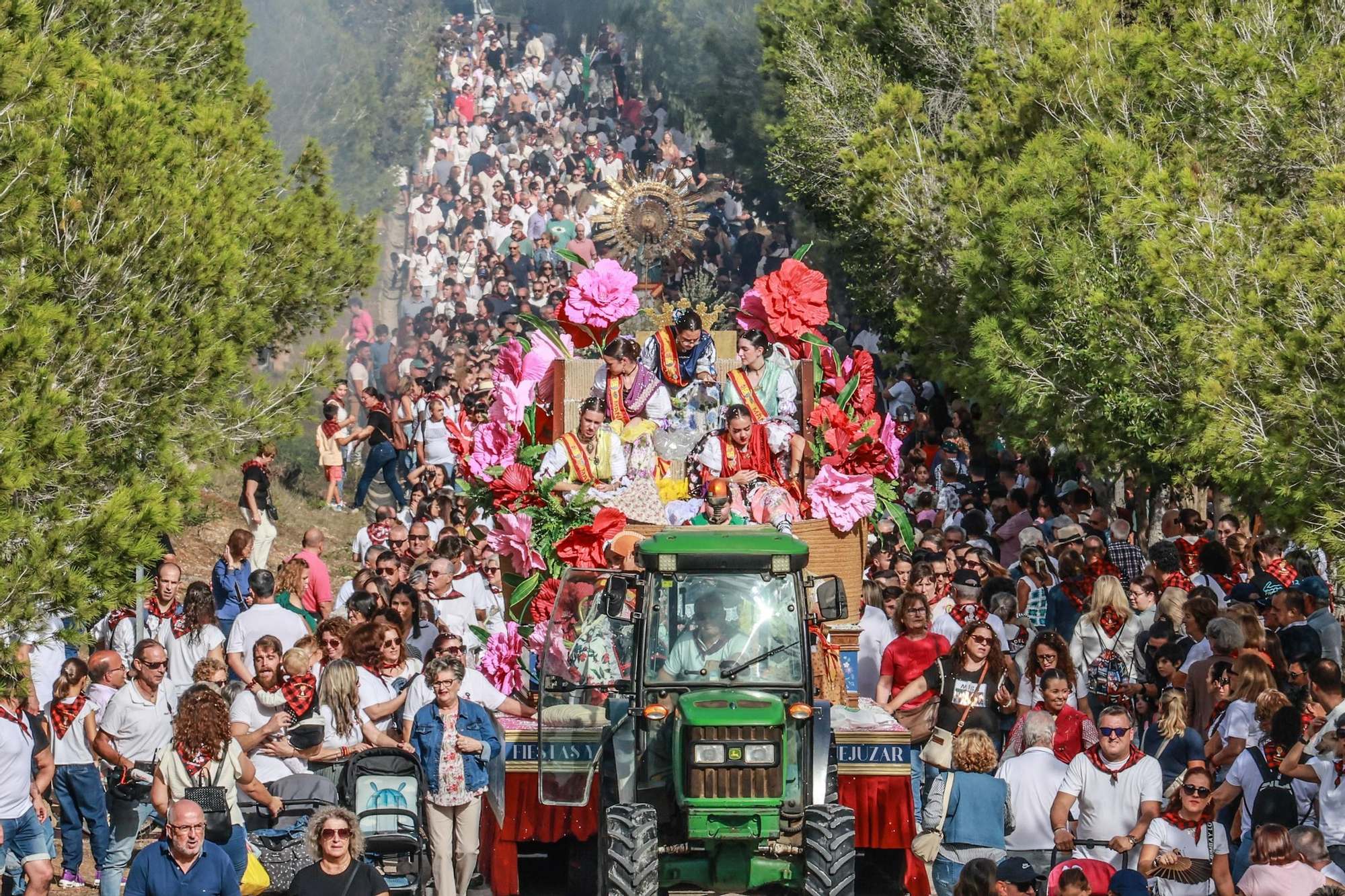Así ha sido la romería en honor a la Virgen del Pilar en Benejúzar, en imágenes