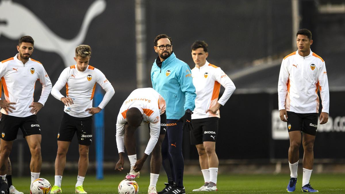 Bordalás, en el entrenamiento vespertino de este miércoles.