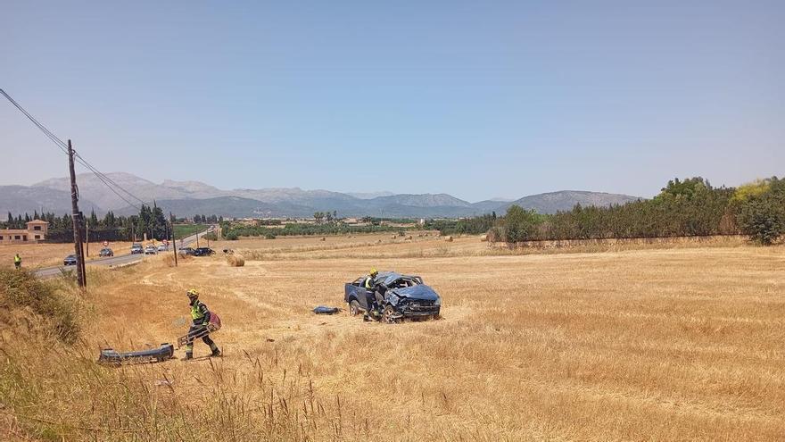 Un hombre de 57 años muere al volcar un coche entre Muro y sa Pobla