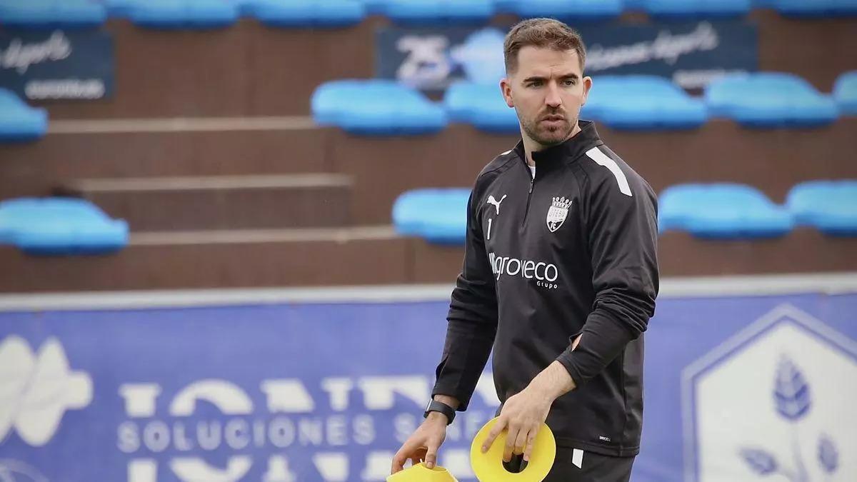 Juan Casajús durante su etapa en los banquillos del Utebo FC