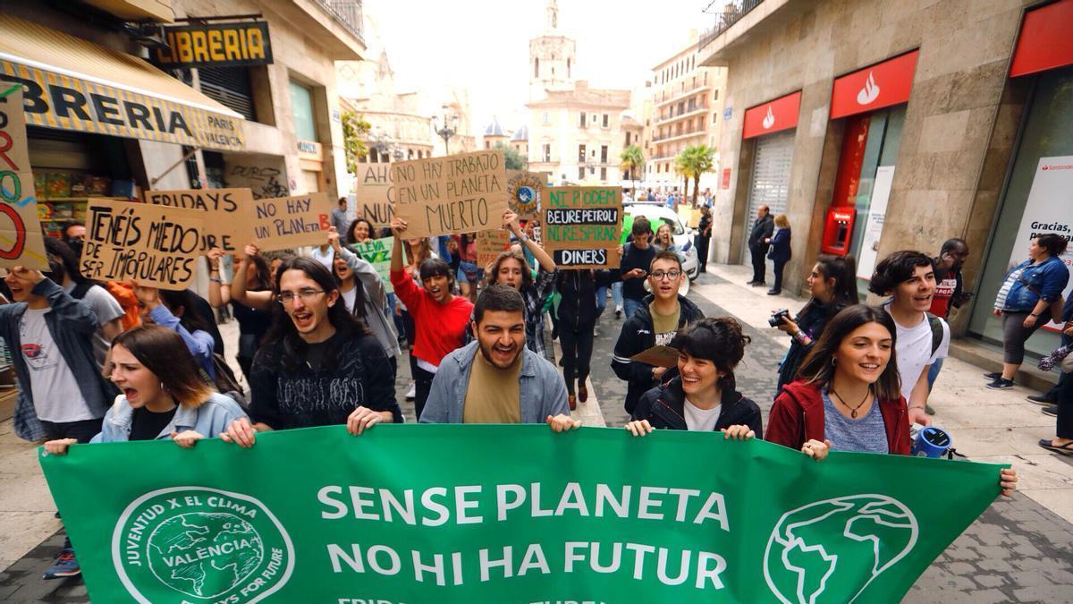 Protesta de jóvenes en Valencia, en una imagen de archivo.