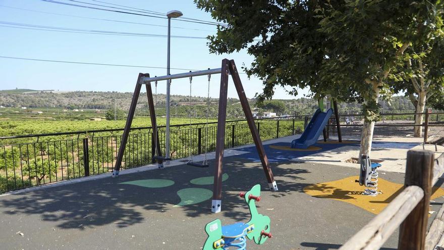 Gavarda invierte más de 33.000 euros en la renovación de tres parques infantiles