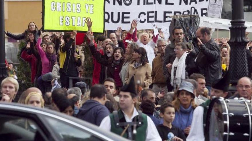 Asistentes a la concentración de ayer en la Escandalera.