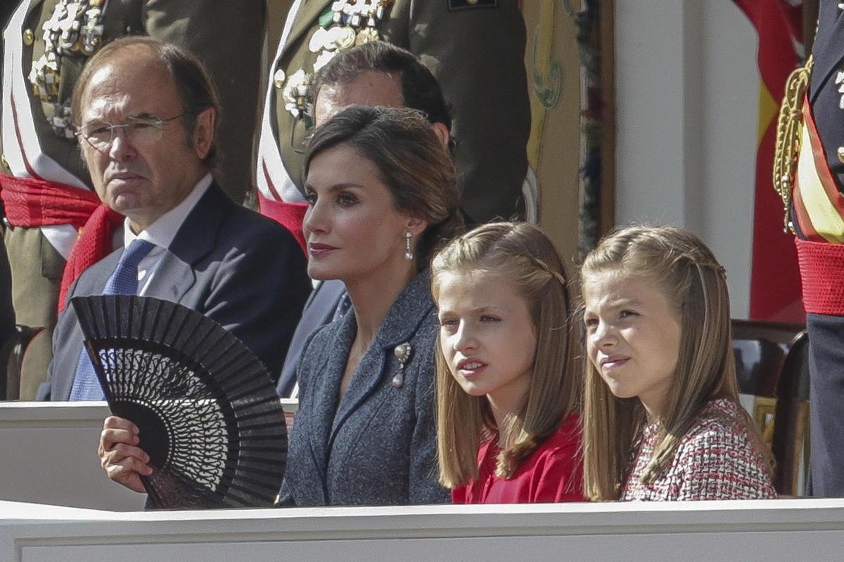 Día de la Hispanidad: La princesa Leonor y la infanta Sofía en el desfile de la Hispanidad de 2017.