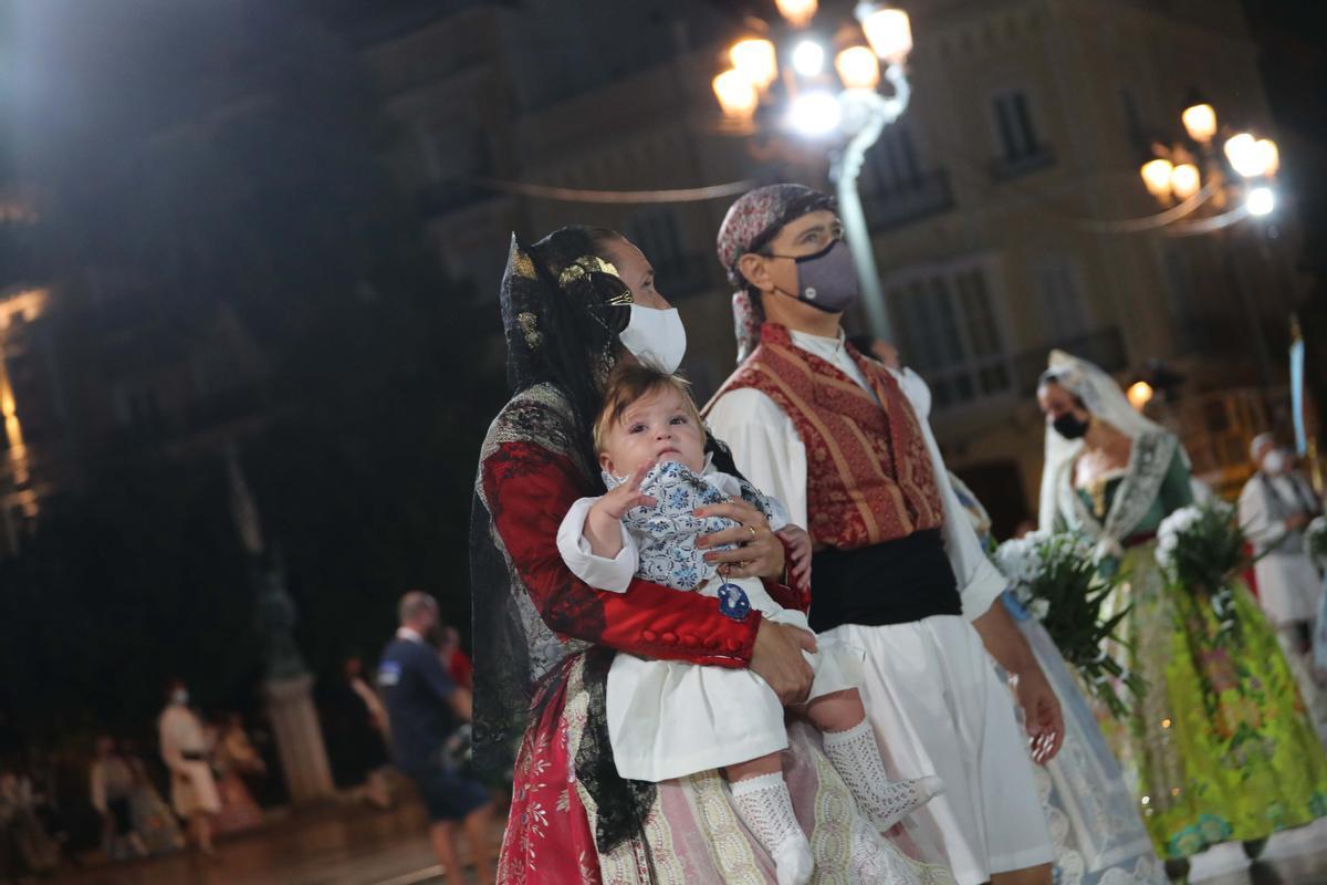 Búscate en el primer día de Ofrenda, 3 de septiembre, en la entrada por la calle Caballeros desde las 22.00 a 23.00