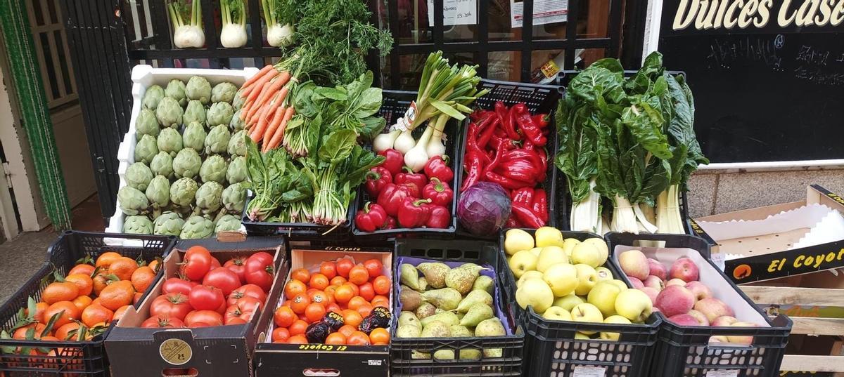 Frutas y verduras de la frutería de Carolina Fuentes, situada en Cáceres.