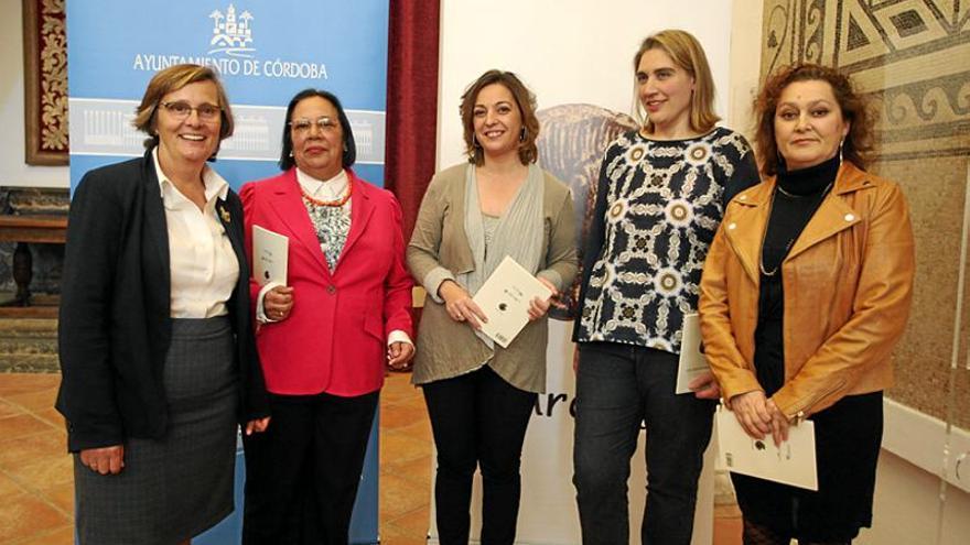 Paula Martínez recibe el Leonor de Córdoba