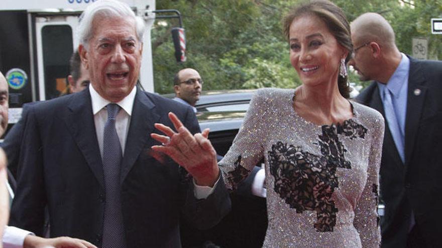 Mario Vargas LLosa y su novia, Isabel Preysler