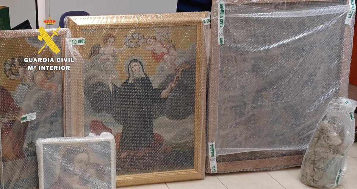 Algunos de los cuadros recuperados.