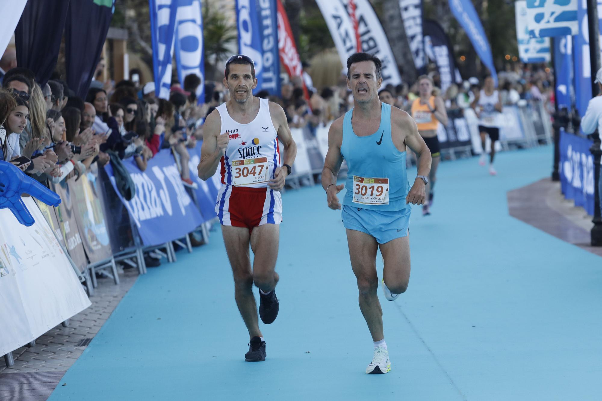 Búscate en nuestra galería de fotos del Santa Eulària Ibiza Marathon