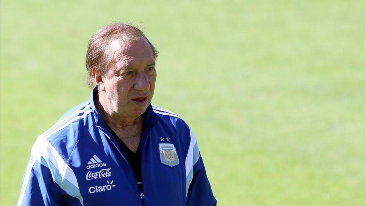 Carlos Bilardo se va recuperando poco a poco