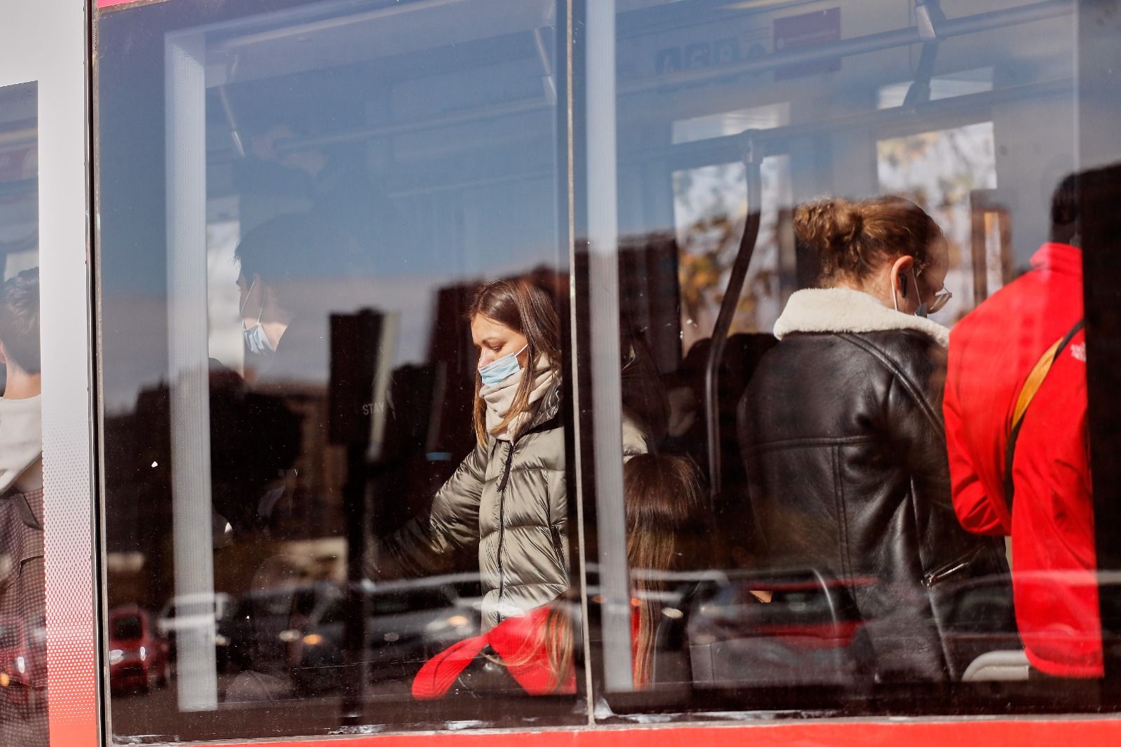 Último día con mascarilla en el transporte público