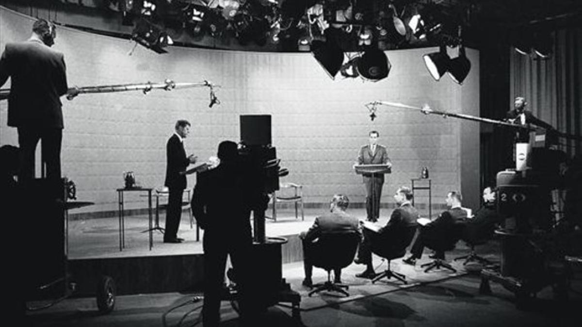 En campaña 8 Kennedy (izquierda) y Nixon en uno de los cuatro debates electorales televisados en 1960.