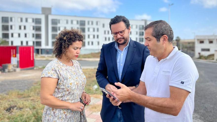 Arauz recibe fondos para la obra eléctrica y abrir el polideportivo