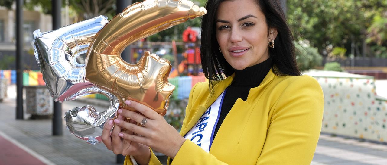 Candidata a Reina del Carnaval de Las Palmas de Gran Canaria: Lola Ortiz