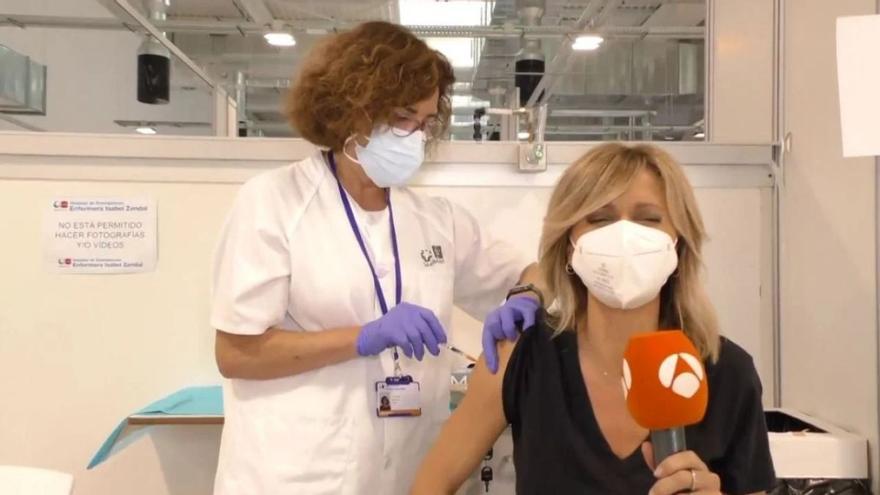 Susanna Griso se vacuna en directo ante las cámaras de Antena 3: &quot;Estaba contando los días&quot;