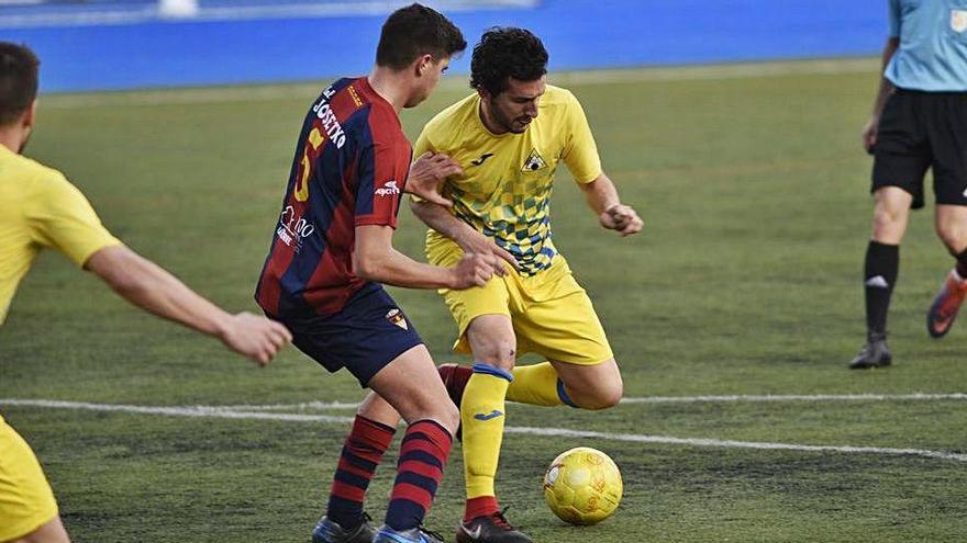 Els jugadors del FC Joanenc van jugar l&#039;últim partit el diumenge 8 de març al camp del CE Sallent (0 a 2)