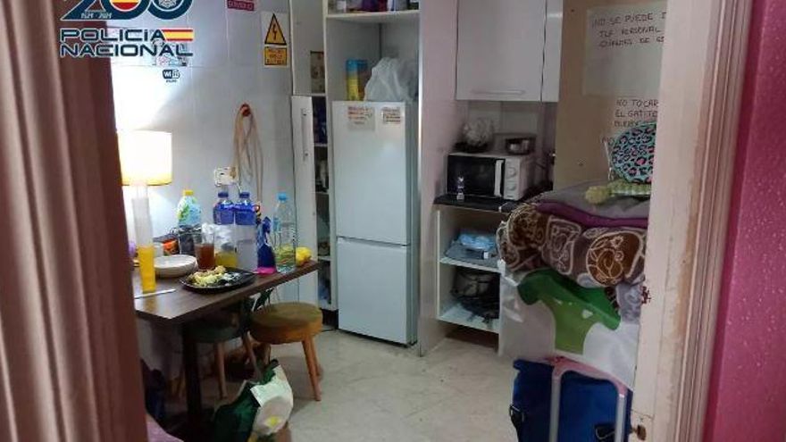 La Policía Nacional desmantela un piso prostíbulo en el centro de Alicante y libera a 13 mujeres