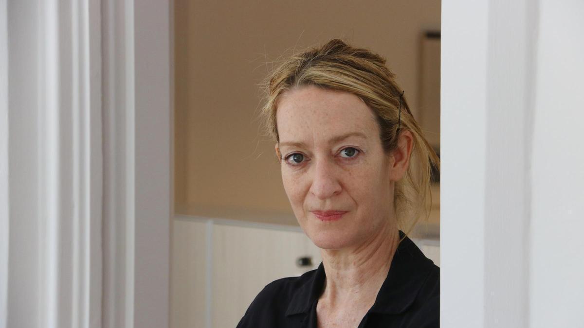 Milena Busquets, retratada a la seu d'Anagrama