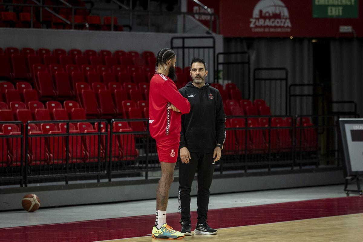 ENTRENAMIENTO DEL CASADEMONT ZARAGOZA MASCULINO
