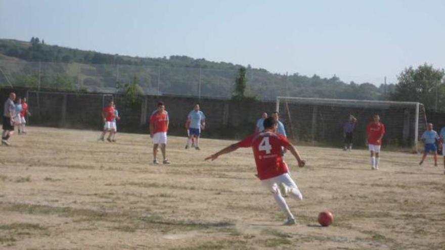 El deporte rey vuelve a Dozón