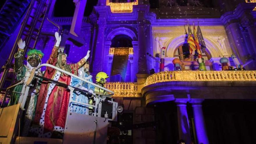 Así ha sido la Cabalgata de los Reyes Magos de València 2018