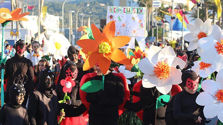 Sant Antoni cierra hoy el carnaval con una rúa multitudinaria