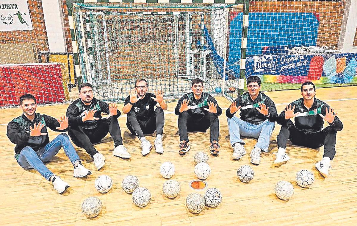 Jugadors i tècnics del Bordils, al pavelló Blanc-i-Verd dijous passat