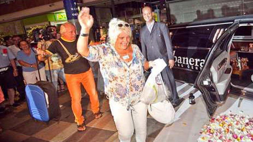 La ganadora de la Vip Party Habaneras abandona la fiesta en limusina y se va de crucero