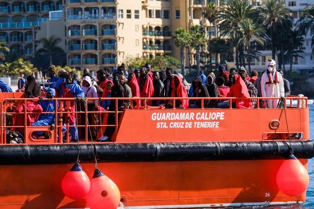 Llegada de Guardamar Caliope a Arguineguín con inmigrantes a bordo
