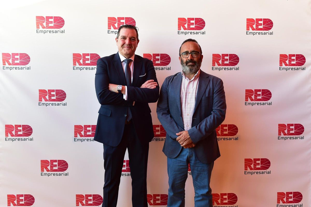 Diego Hernández (izquierda), con Miguel Ángel Morales, en Plasencia.
