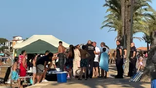 La Policía irrumpe en un bautizo evangélico con más de 200 personas en una playa de Cartagena
