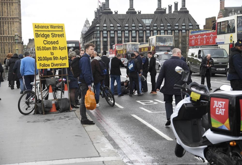 Atentado terrorista en las inmediaciones del Parlamento británico.