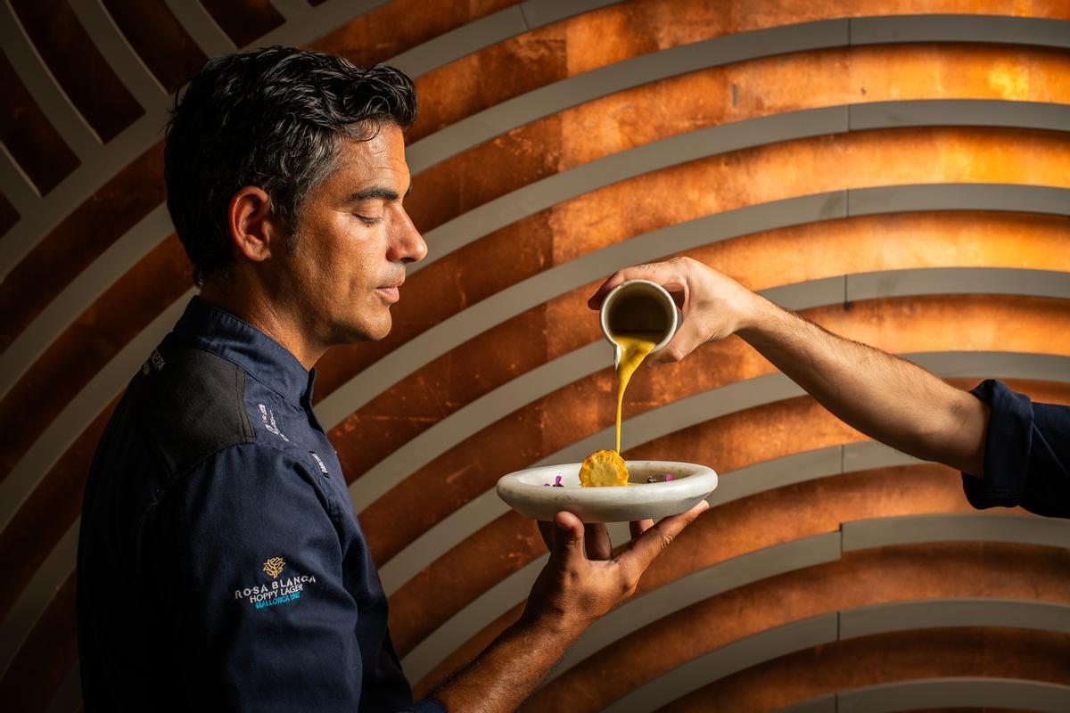 Andreu Genestra reabre su restaurante