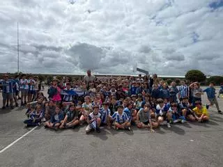 Más de mil alumnos del Colegio Calasanz de A Coruña celebran el ascenso con José Ángel