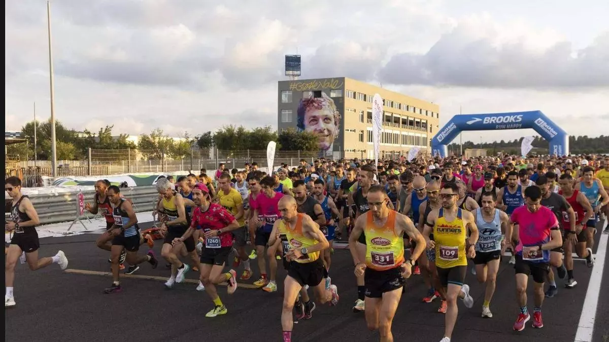 Más de 1.000 corredores toman este sábado noche el Circuit en el II Gran Premio Velas Maraton