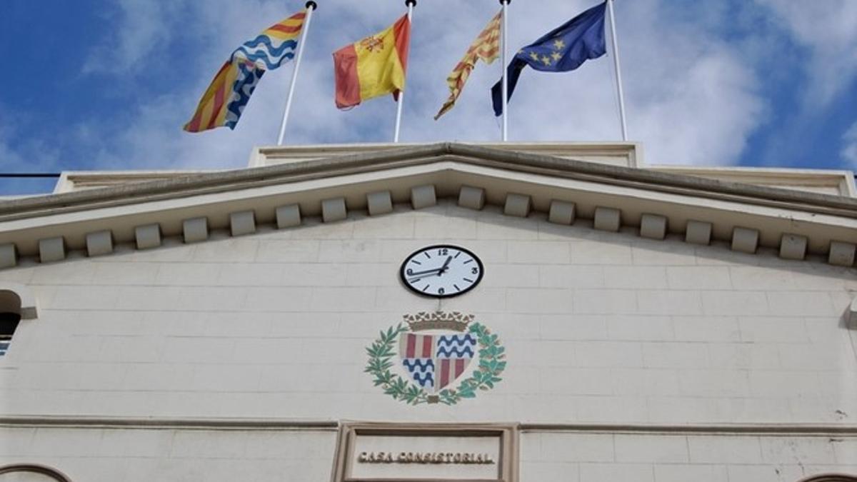 Fachada del Ayuntamiento de Badalona.