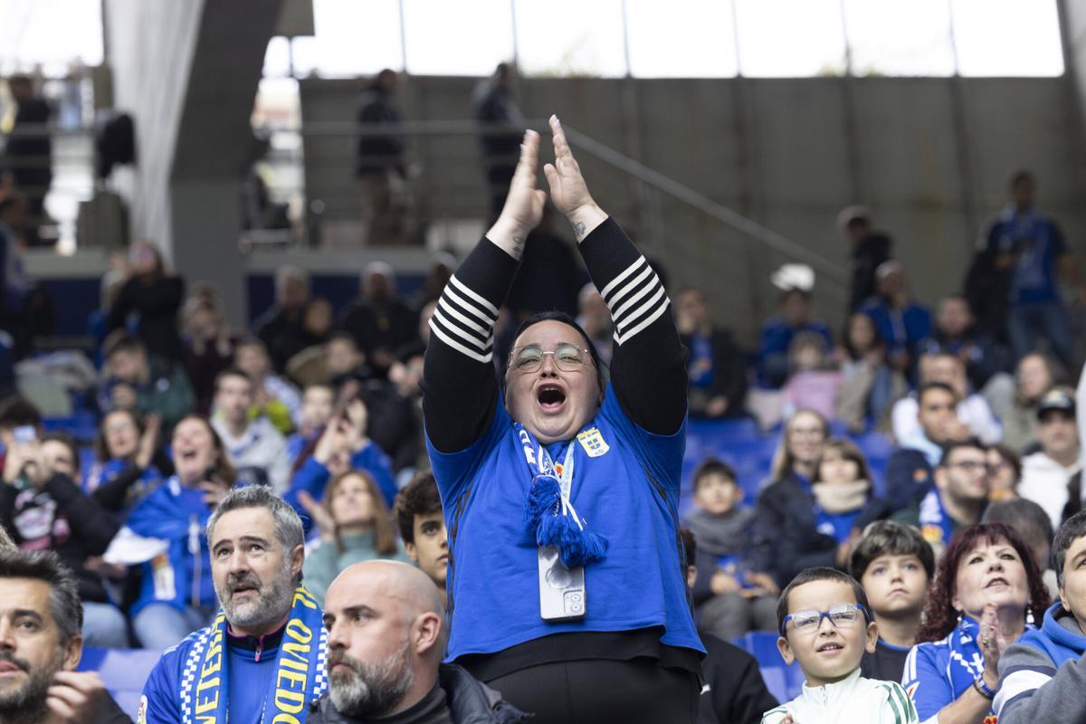 Las imágenes del partido entre el Real Oviedo y el Rayo Vallecano en el ...