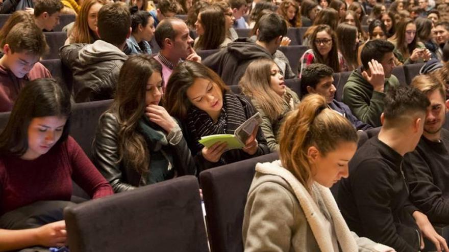 Los jóvenes escogen la carrera por  vocación pese al desempleo del 20%