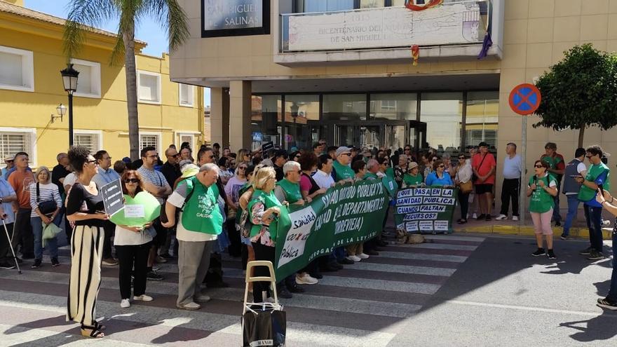 San Miguel de Salinas y Los Montesinos: solo un médico de familia por cada 2.000 pacientes