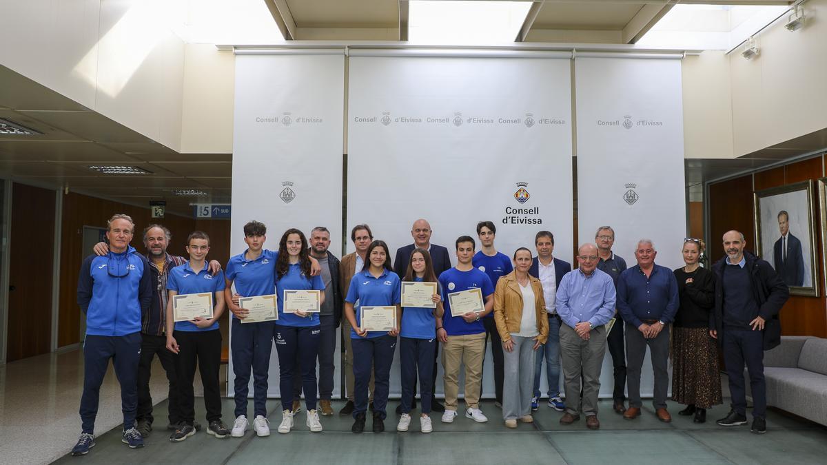 Recibimiento en el Consell de Ibiza a nueve deportistas náuticos.