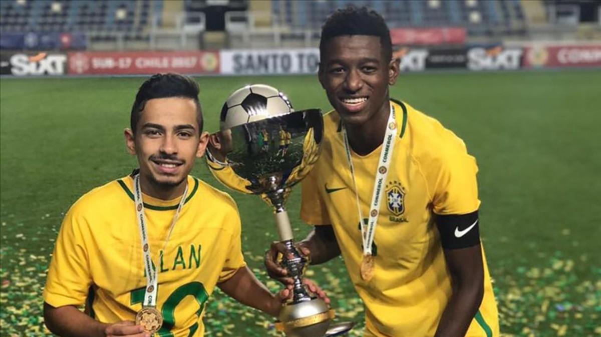 Alan y Vitao, con el trofeo del Sudamericano sub'17
