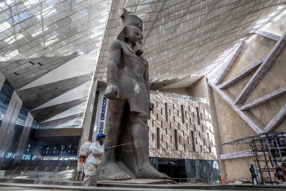 Estatua de Ramses II del Gran Museo Egipcio