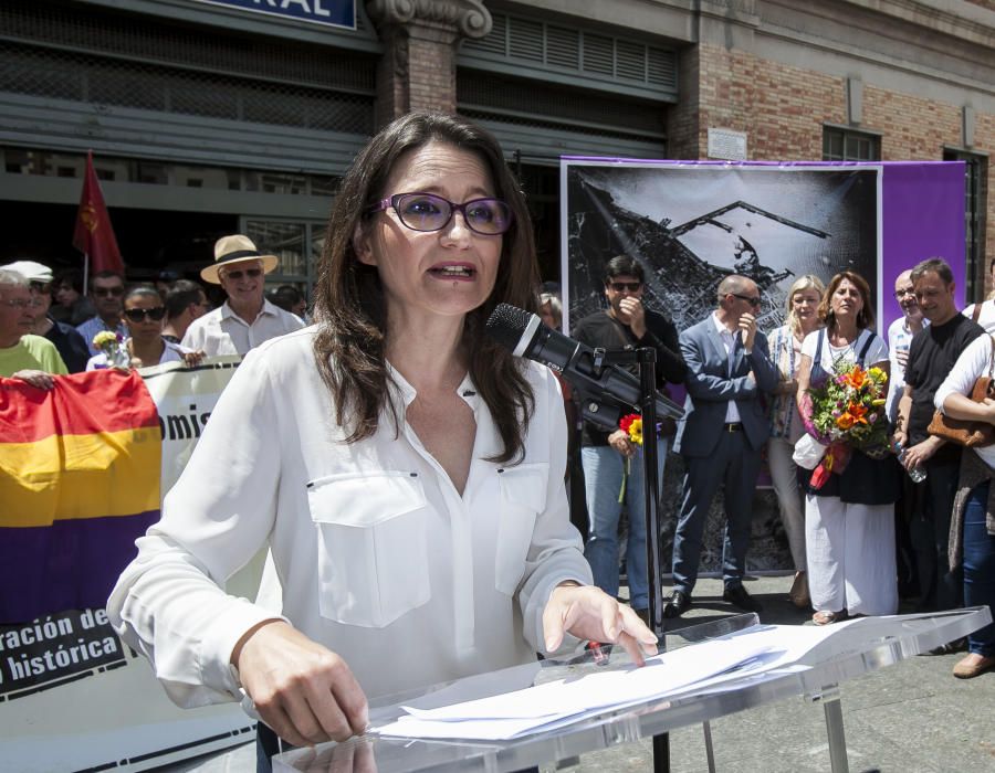 Homenaje a las víctimas del bombardeo del Mercado